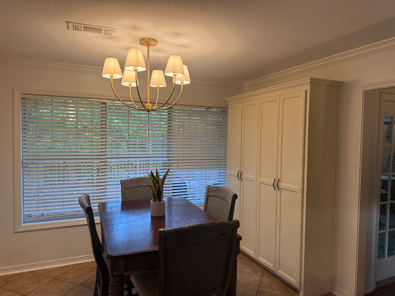 Building Photo - 103 Sandhurst Cir