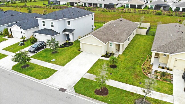 Building Photo - 11044 SW Vasari Way