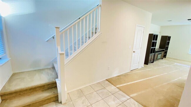 Building Photo - 607 Screech Owl Dr