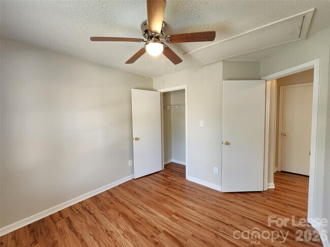 Building Photo - 3046 Talledaga Ln SW