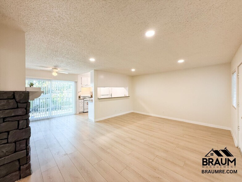 Building Photo - 13347 Victory Blvd