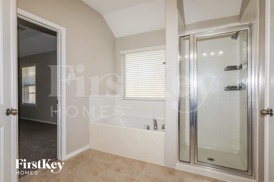 Building Photo - 8418 Coral Cove Pass Ln