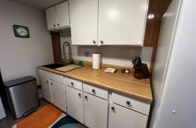 Building Photo - 1945 S 2600 E