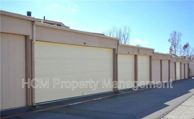 Building Photo - 25761 Le Parc