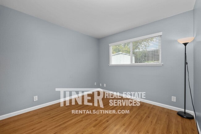 Building Photo - 4801 Papaya Dr