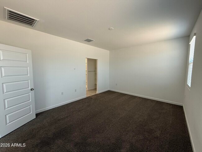 Building Photo - 2474 W Sable Ave