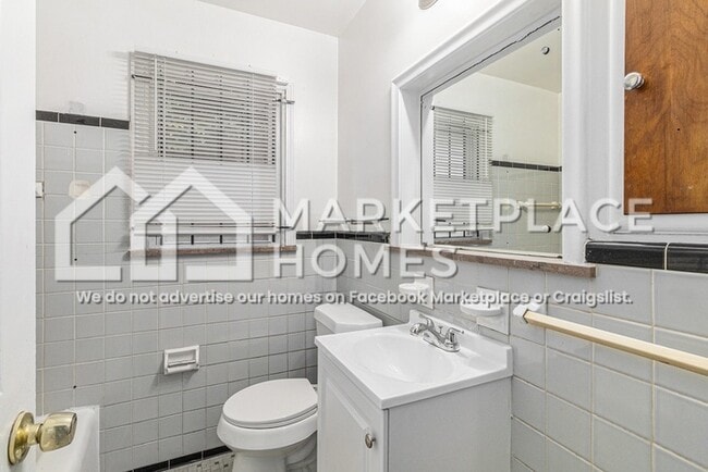 Building Photo - 9421 Courville St
