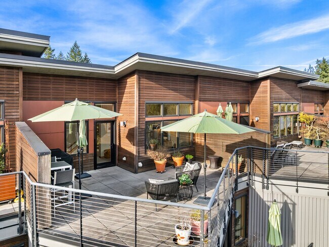 Building Photo - 610 NE Vineyard Ln