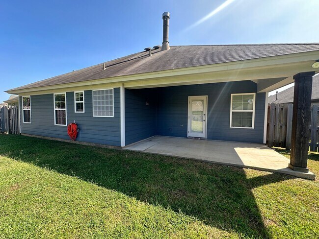 Building Photo - Beautiful Pike Road Home in Woodland Creek