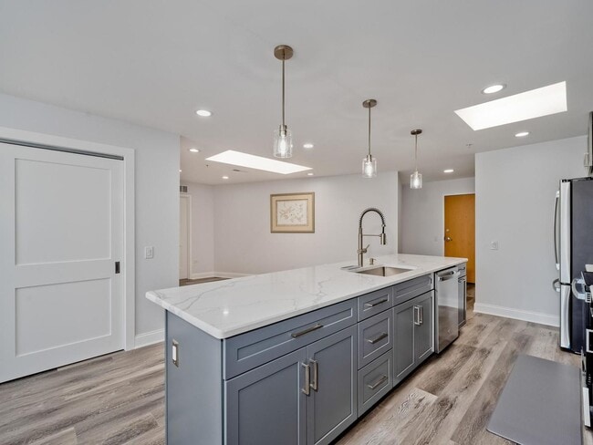 Building Photo - 1800 Dewes St