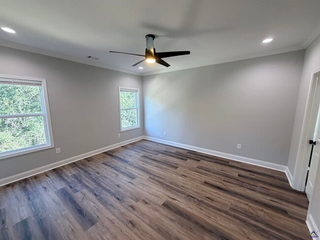 Building Photo - 215 McEwen Ct