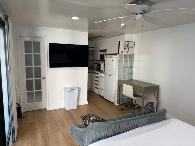 Building Photo - 468 27th St