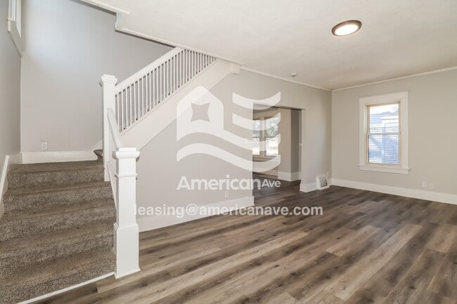 Building Photo - 619 W Cleveland Ave