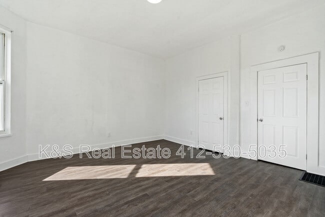 Building Photo - 922 Hill Ave