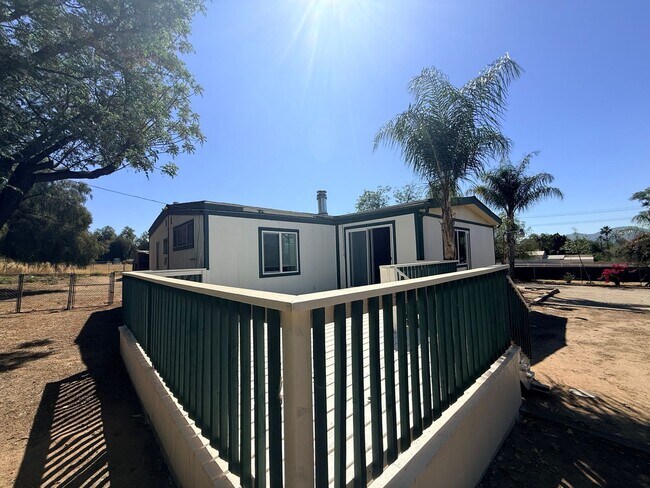 Building Photo - Perfect home in the perfect location!