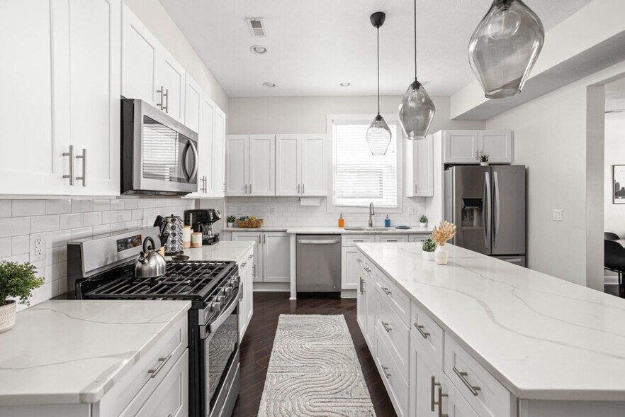 Building Photo - 341 Parkway Ave