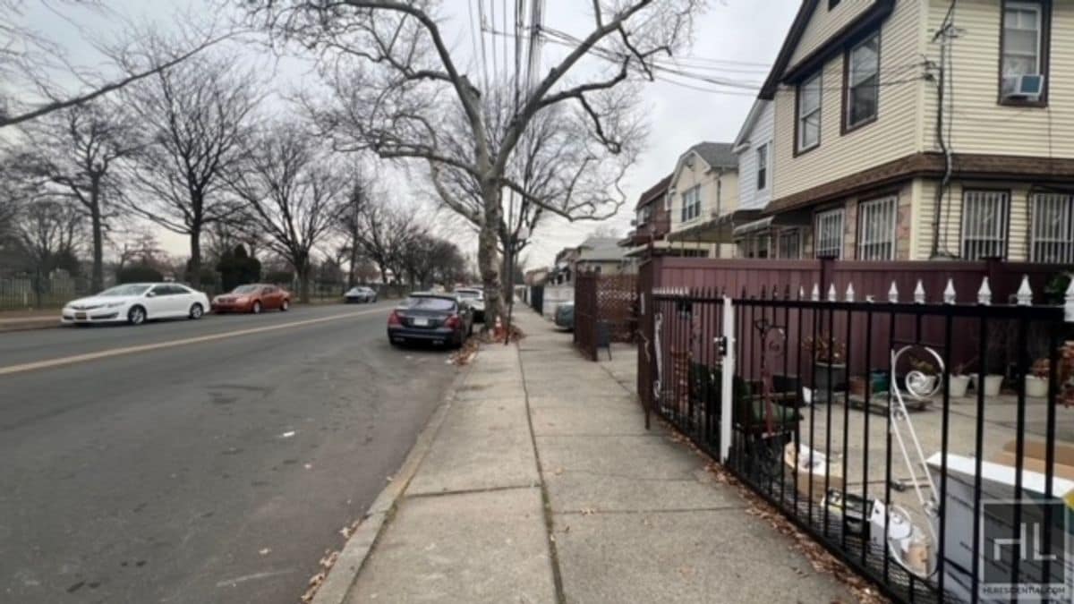 Building Photo - 1081 Schenectady Ave