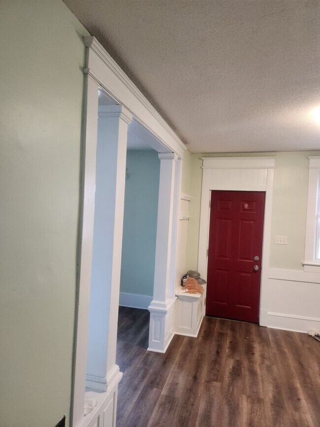 Building Photo - Beautiful 3 Br in Altoona