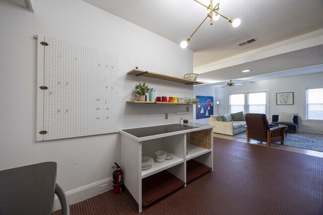 Building Photo - 2472 Overlook Rd