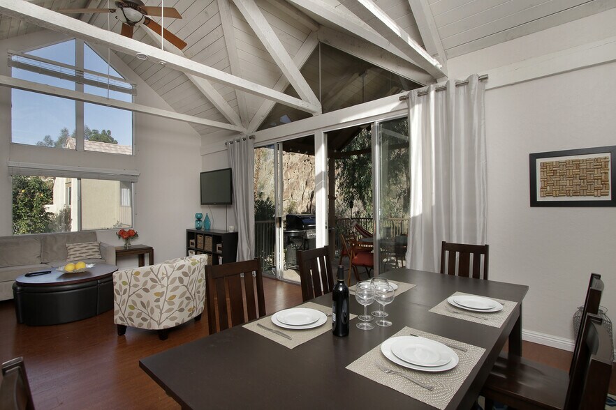 Spacious living / Dining room - 78205 Cortez Ln