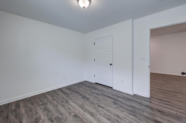 Building Photo - 707 Short Leaf Ln