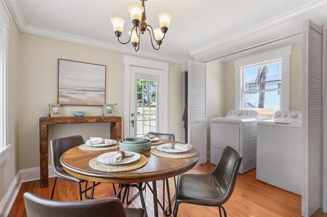 Building Photo - 712 E Caracas St