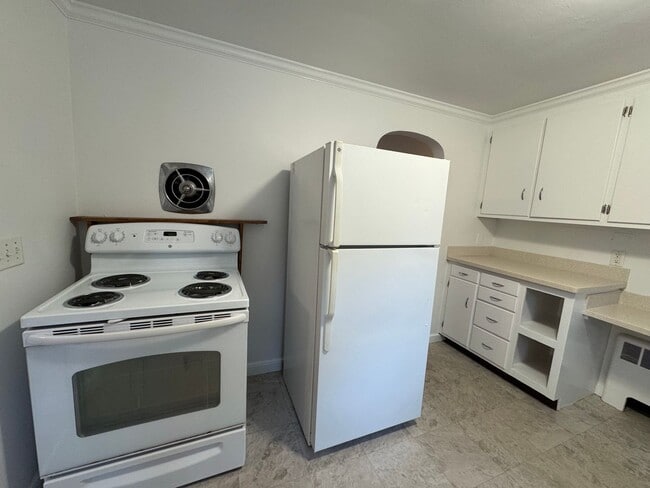 Building Photo - Pet-Ok | Charming Single-Family Ranch in Carlisle, MA | Avail 5/1