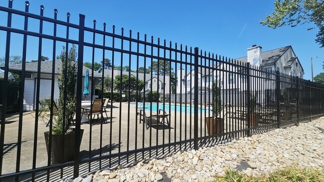 Building Photo - 812 Zircon Ct