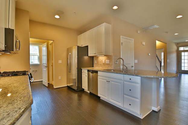 Building Photo - 12908 White Pine Way