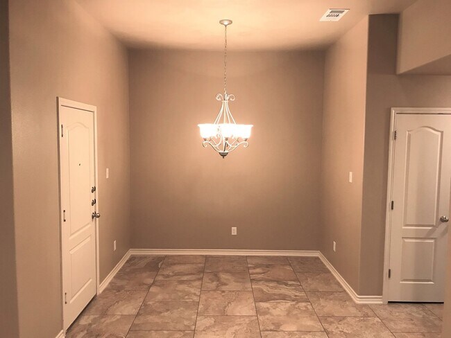 Building Photo - Beautiful 2 bed/2 bath near Fort Hood near Clear Creek in Killeen!