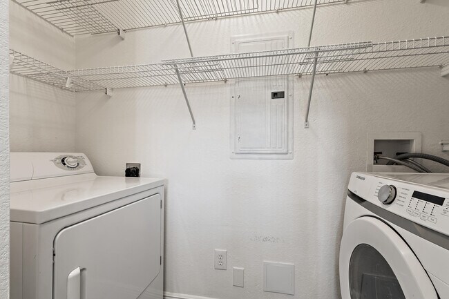 Building Photo - 2806 Veronia Dr