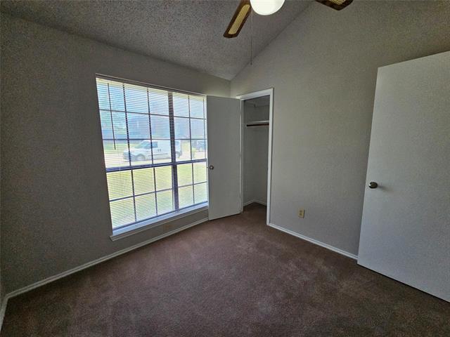 Building Photo - 452 Chestnut Ln