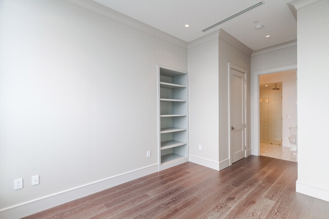 Building Photo - 3376 Peachtree Rd