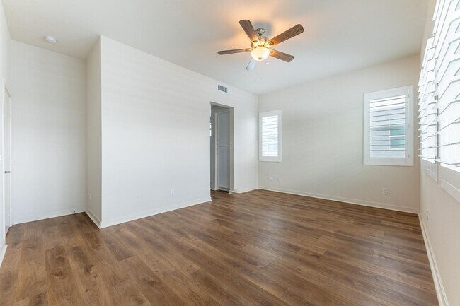 Building Photo - Otay Ranch Two Weeks FREE  3 bd /2 ba Newer Condo w Garage, Laundry + More!