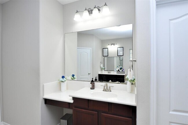 Building Photo - 6027 Opal Crest Ln