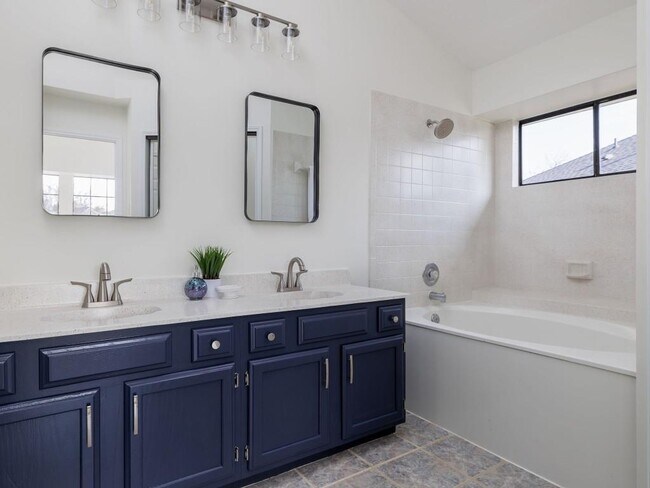 Building Photo - 1805 White Oak Cove