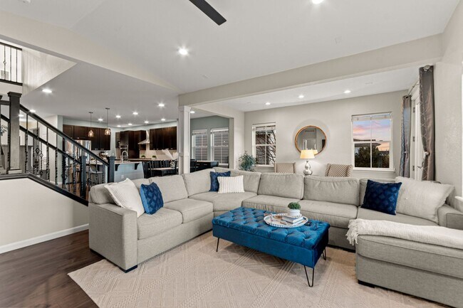Building Photo - Modern Living. Unforgettable Views 5 bedroom / 5 bathrooms in the desirable Candelas community