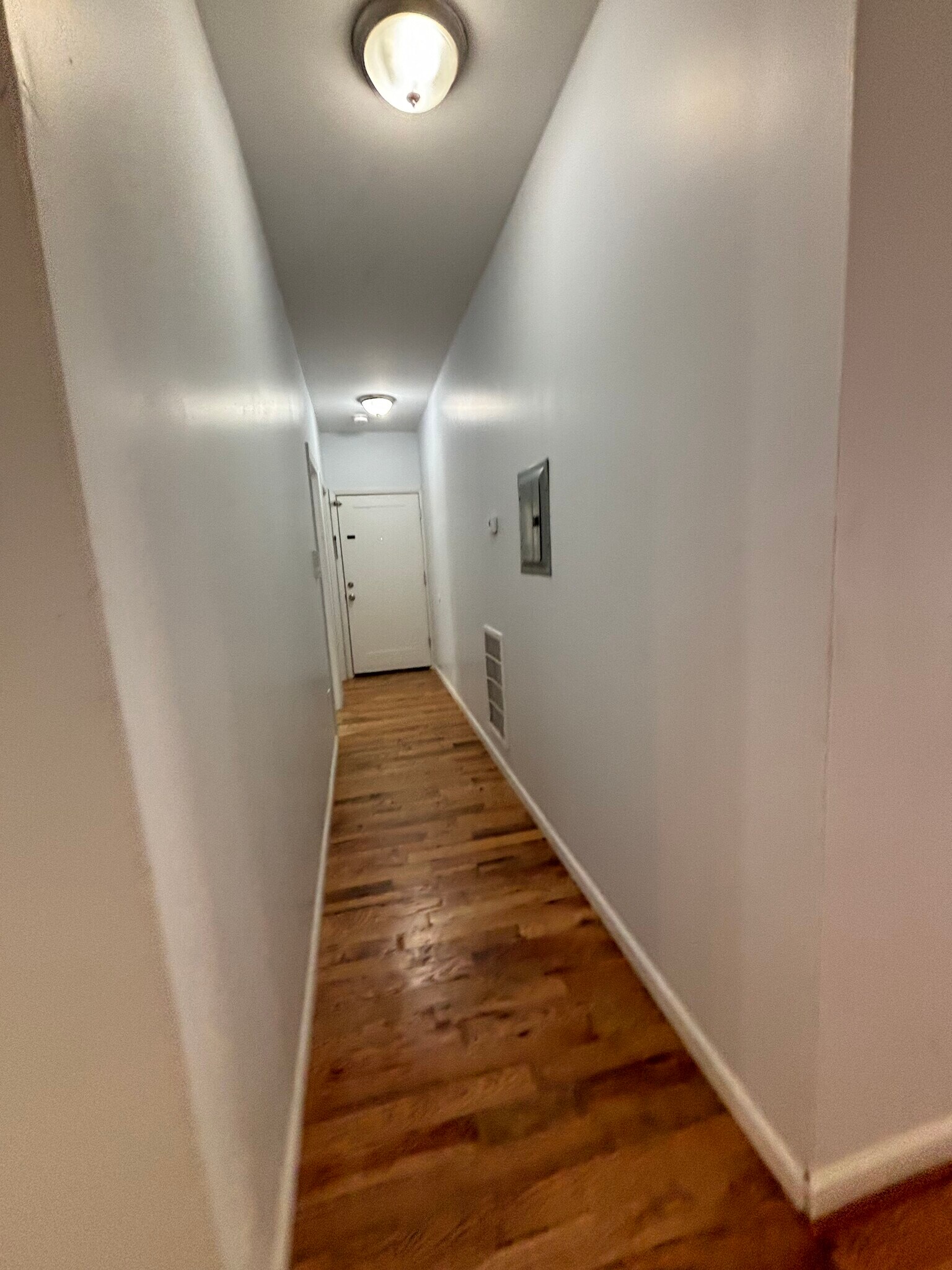 Building Photo - 12 Howell Pl