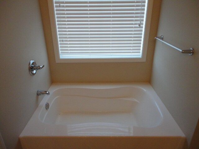 Building Photo - 611 Blue Lake Dr