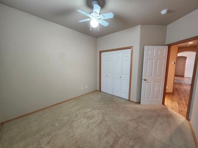 Building Photo - Stunning Home close to biking and walking paths!