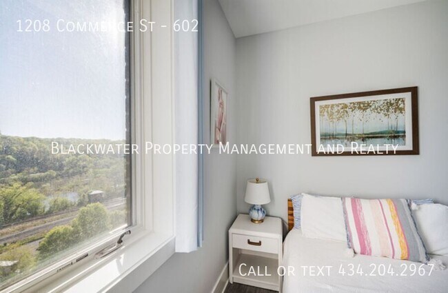 Building Photo - 1208 Commerce St