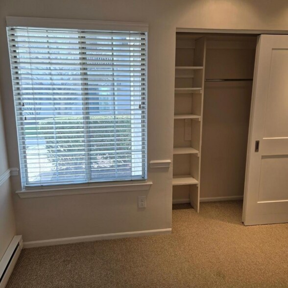 Building Photo - 5 Mountain Ct