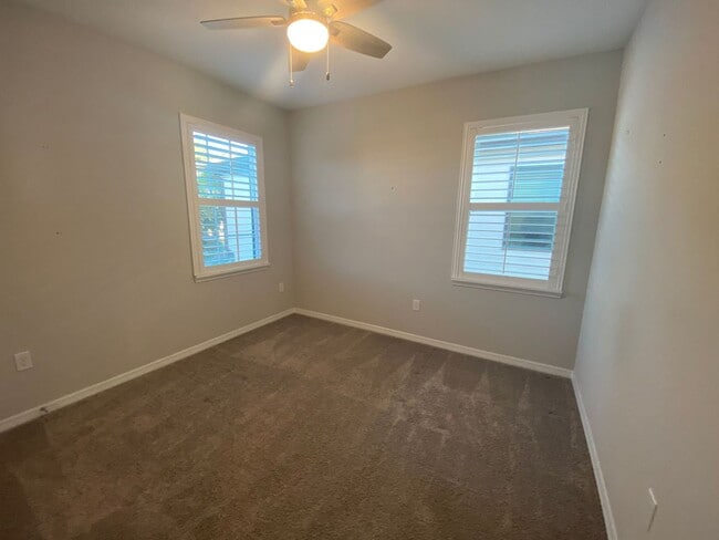 Building Photo - 3 Bedroom 3.5 Bath Home in Winter Park for...