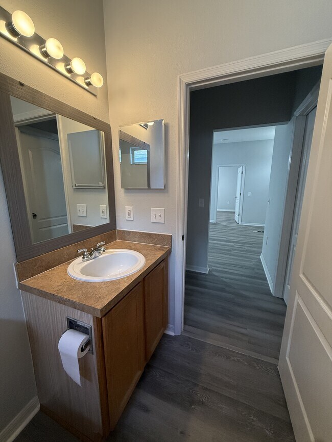 Building Photo - 15733 Green Point Ct