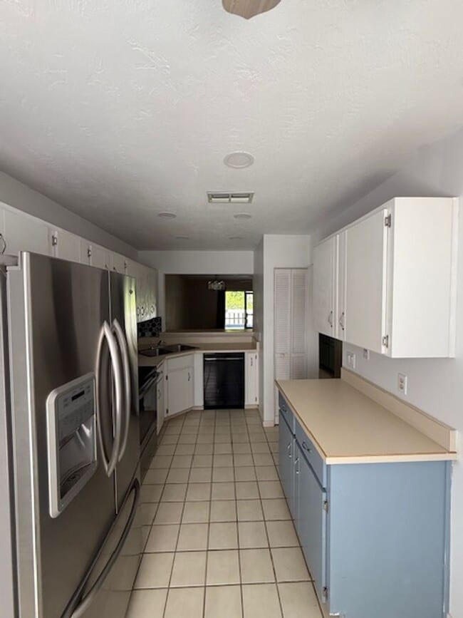 Building Photo - 150 Limewood Pl