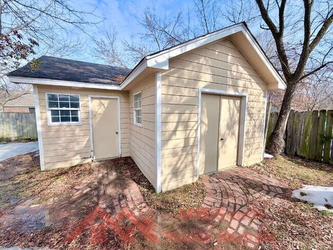 Building Photo - 7288 Hollorn Ln