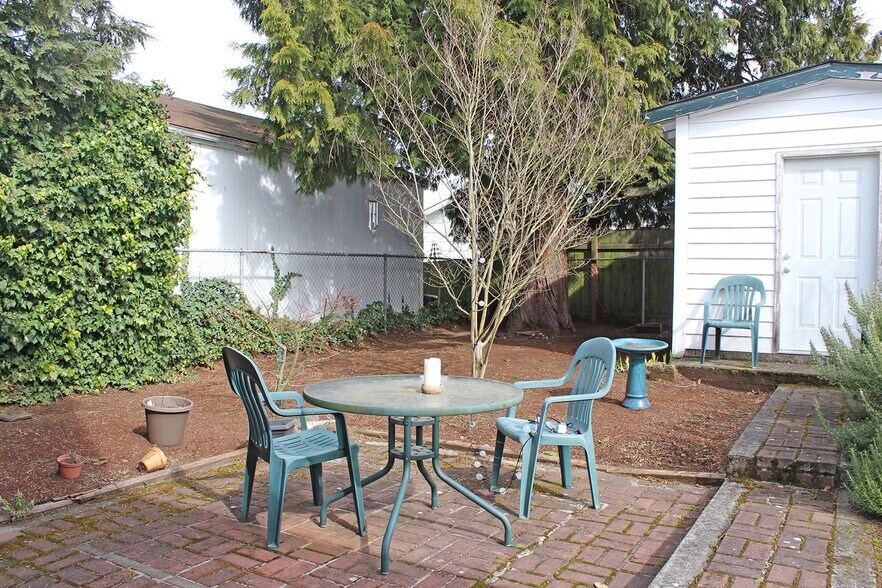 Building Photo - 3620-3628 NE 45th Ave