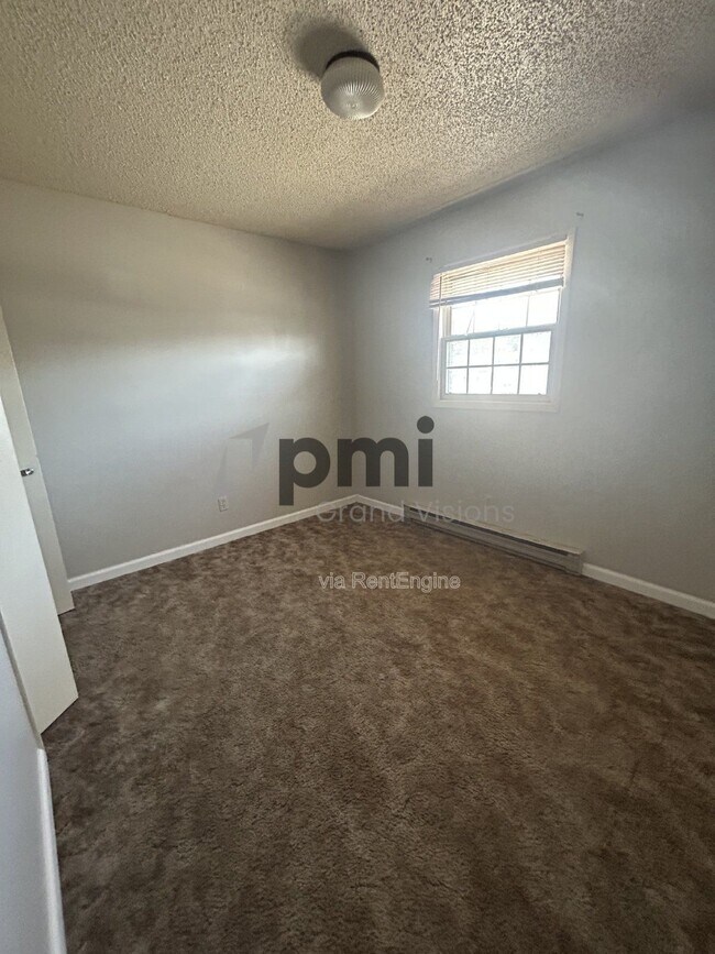 Building Photo - 24 W Buchanan Ave