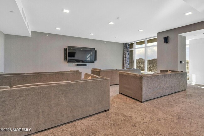 Building Photo - 15 Morris Ave