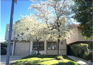 Building Photo - Stunning Two Bedroom Three Bathroom Home